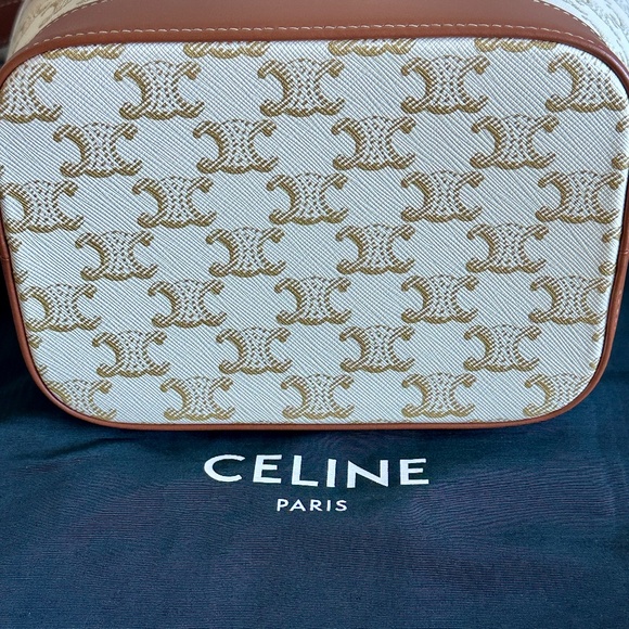 CELINE Triomphe Canvas Bucket Shoulder Bag Winter White - Picture 4 of 9